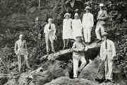 Group at side of Taruma Falls (Rio Taruma)