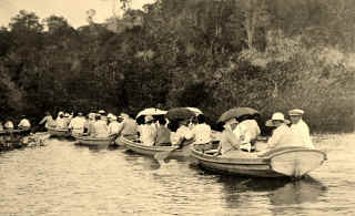 Rowing boats, Rio Taruma, Manaos