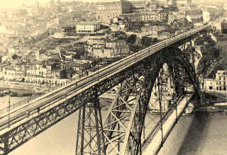 Ponte Dom Luis I over the Duoro, Porto, Potrugal, Old town with Bridge