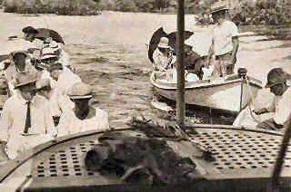 Small Launch towing rowing boats, Taruma River, Manaos